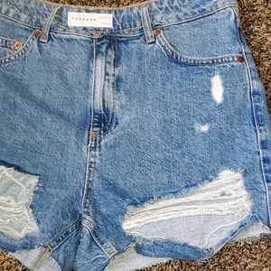 BRAND NEW Nordstrom Topshop Ripped Mom Shorts